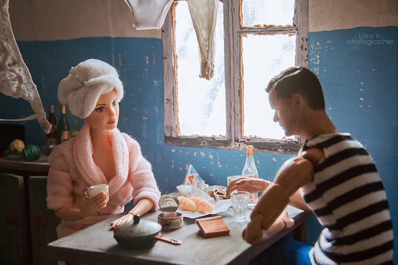 Barbie e Ken in una kommunalka russa
