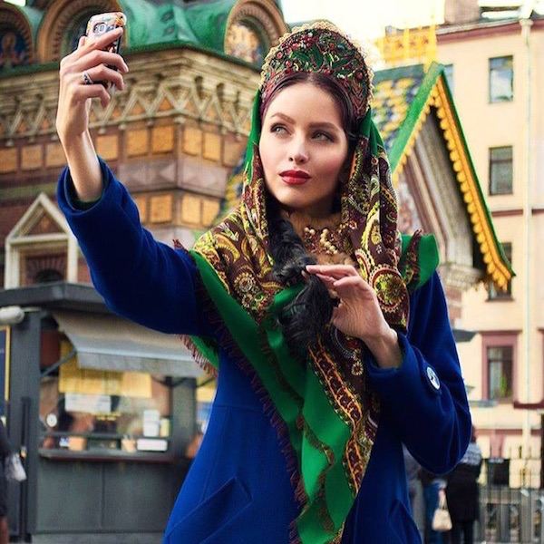 Una donna russa a San Pietroburgo