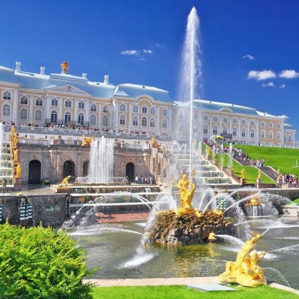 11. Una giornata presso una delle magnificenti residenze zaresche quali Pushkin o Peterghof con le sue fontane danzanti