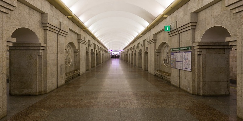 metro krestovsky ostrov san pietroburgo