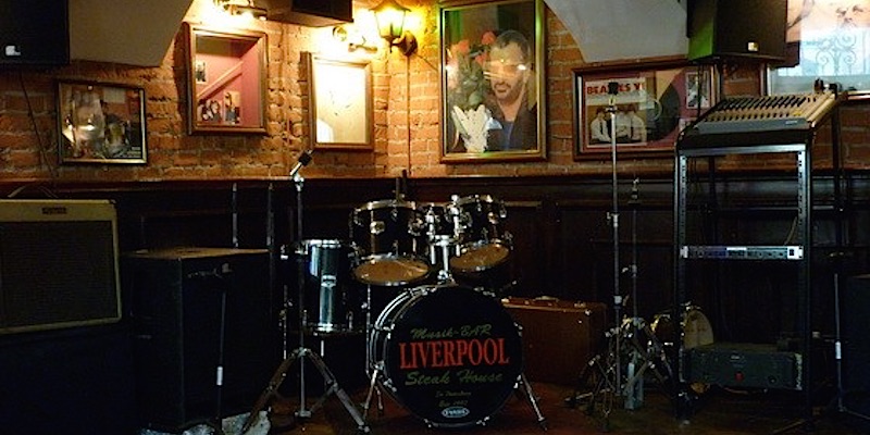 Il pub inglese Liverpool di San Pietroburgo dedicato ai Beatles